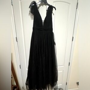 Betsy and Adam Black V-Neck Sleeveless Chiffon gown